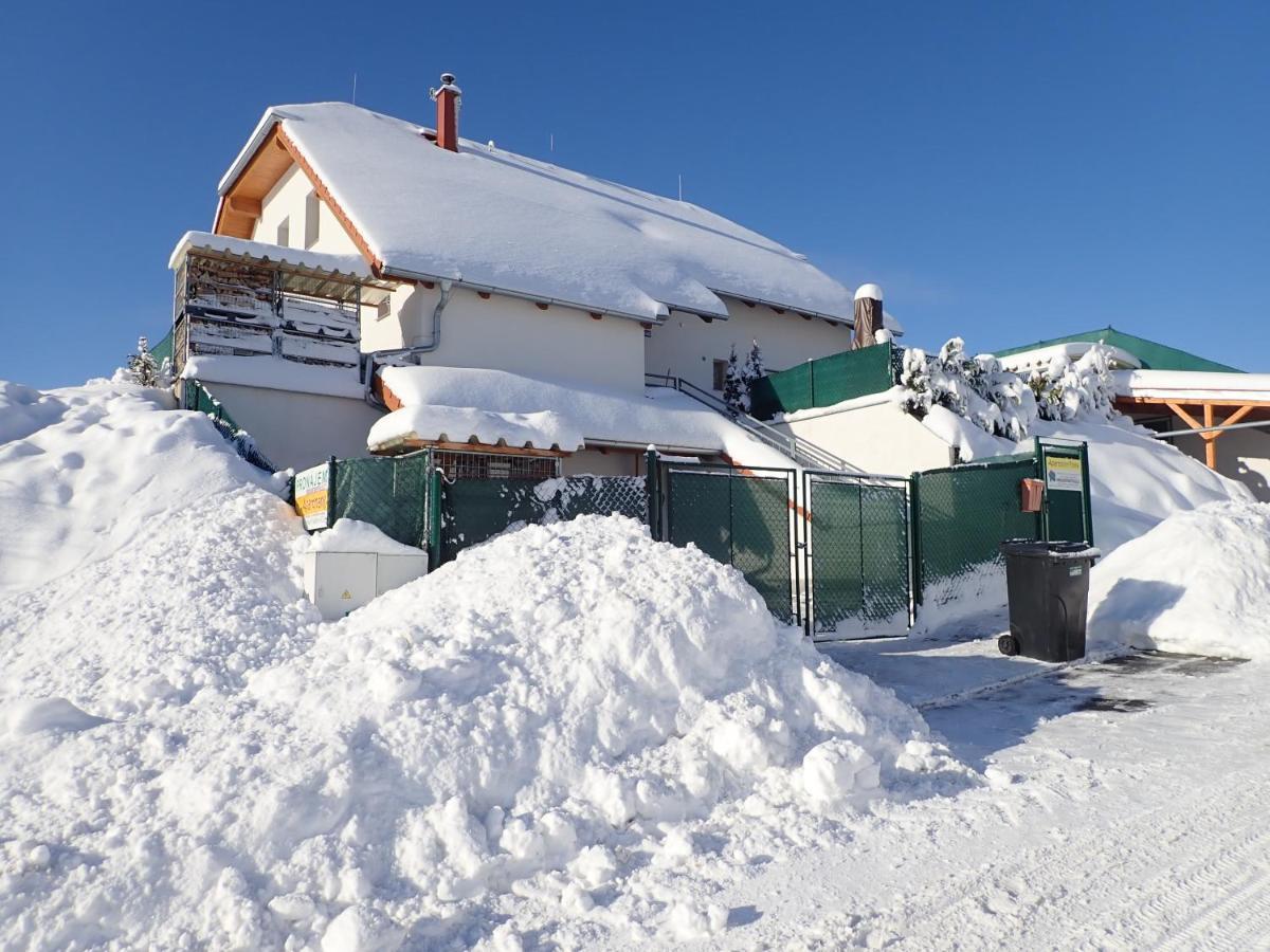 Apartmány Fialka Kasperske Hory Exterior foto